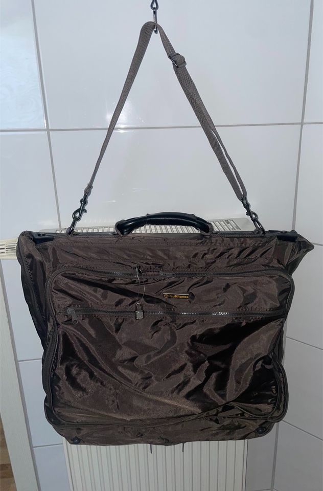 Lufthansa Kleidersack Anzugkoffer Bag in Raunheim