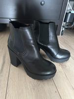 Plateau Stiefeletten, Damenschuhe in schwarz Nordrhein-Westfalen - Rommerskirchen Vorschau
