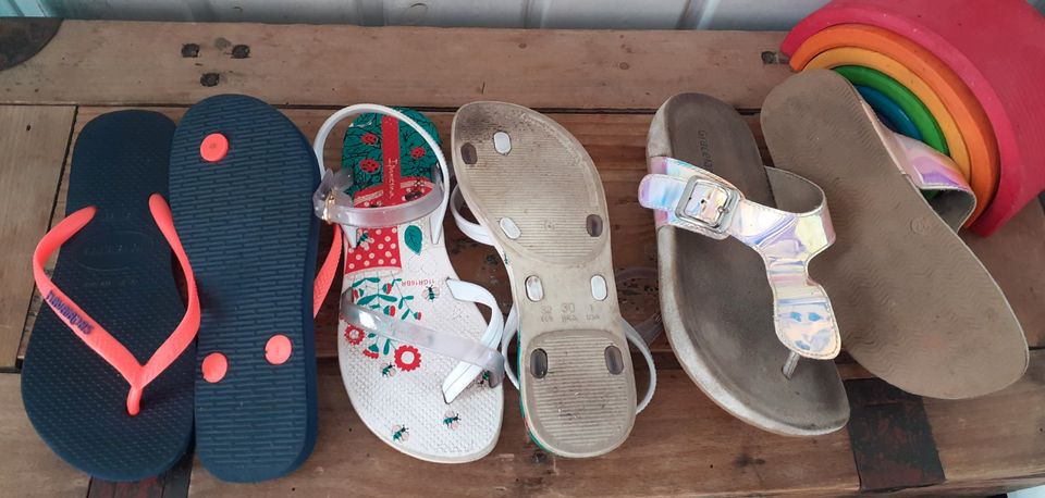 Flipflops , Crocs, Badeschuhe, ipanema, havaianas, 30, 31, 32, 33 in Ergolding