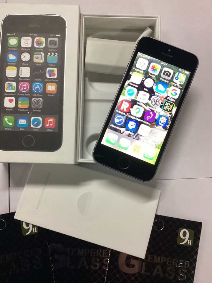 iPhone 5S 16GB grau inclusive.OVP + Zubehör in Hemdingen