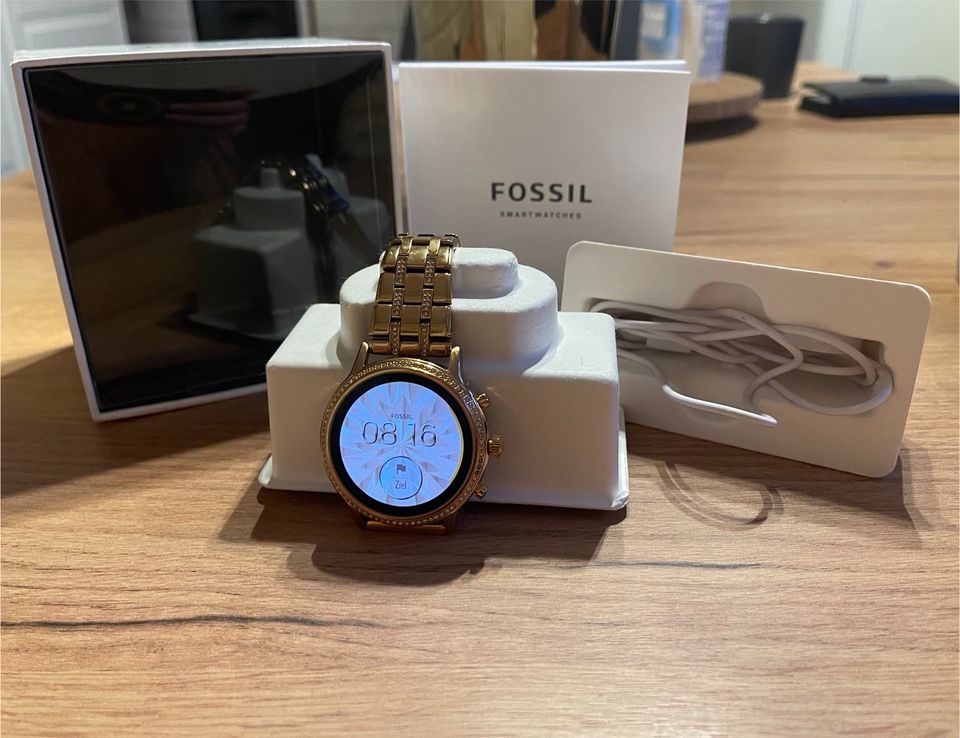 Smart Watch Fossil DW10F1 wie neu Rosé Gold in Gardelegen  