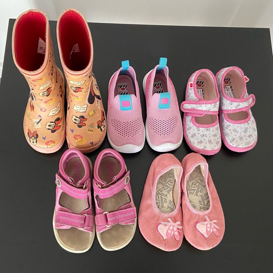 Schuhe Kinderschuhe Größe 24 (5 Paar im Set) in Lahnstein