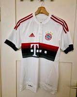 FC Bayern München Auswärtstrikot 2015/16 + Hose – Größe S München - Laim Vorschau