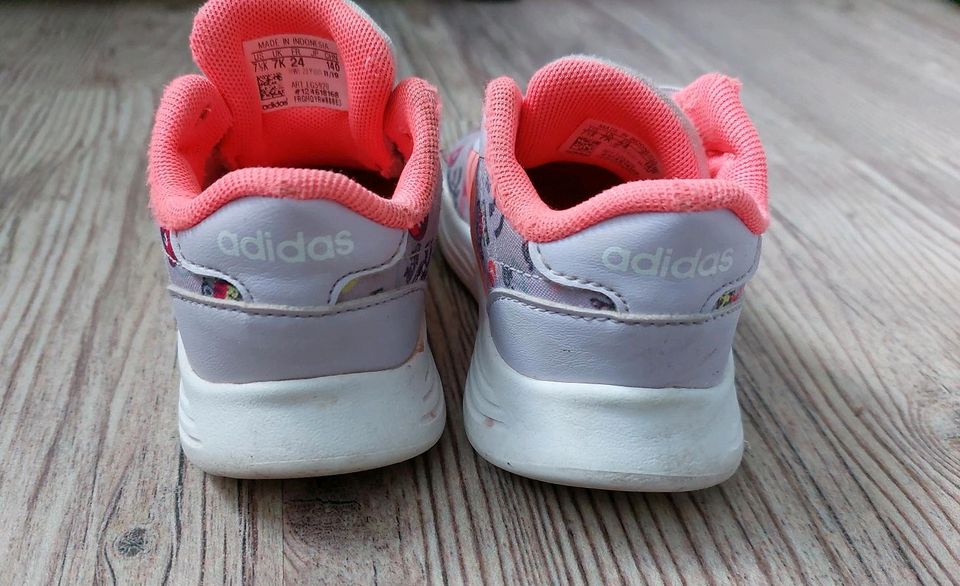Coole adidas Sneaker Gr. 24 Mädchen in Neuhof an der Zenn