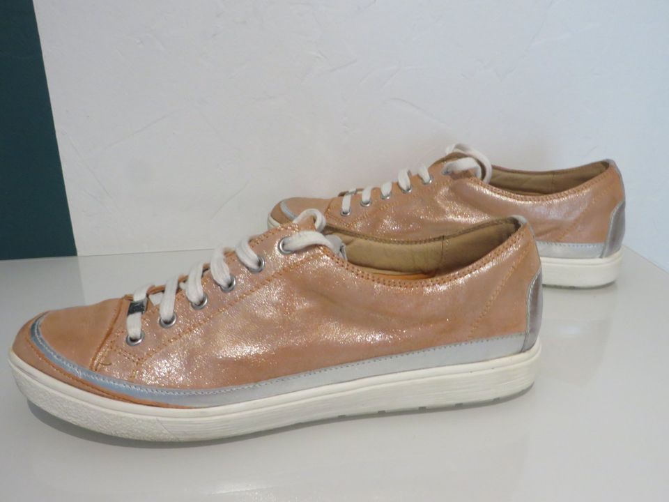 CAPRICE Sneaker low rosé metal Gr. 41 wie NEU in Grevenbroich