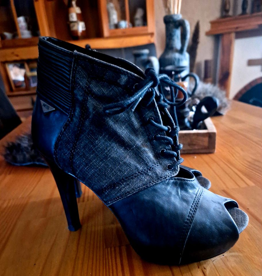 Diesel   high heels  Stiefel  damen Gr 39 schwarz hoher Neupreis in Spiesen-Elversberg