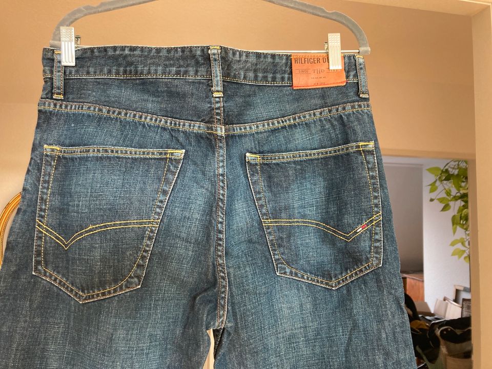 Herren Jeans Hilfiger Denim Größe 32 / 34 in Köln