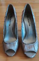 Tamaris goldene Pumps in Größe 37 wie neu Y2K Style Nordrhein-Westfalen - Hürth Vorschau