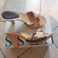 Guess Clogs Mules Pantoletten Zoccoli Gr.40 neu Niedersachsen - Delmenhorst Vorschau