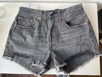 Levi’s Jeans Shorts Damen, 501, Größe S, grau Schleswig-Holstein - Flensburg Vorschau