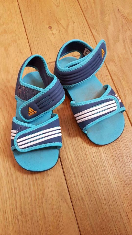 Badeschuhe Adidas 26 in Stralsund