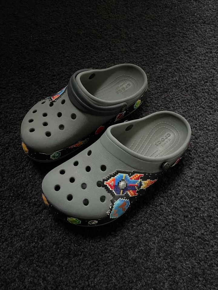 Crocs C13 30 31 Weltall Raketen Space in Poyenberg