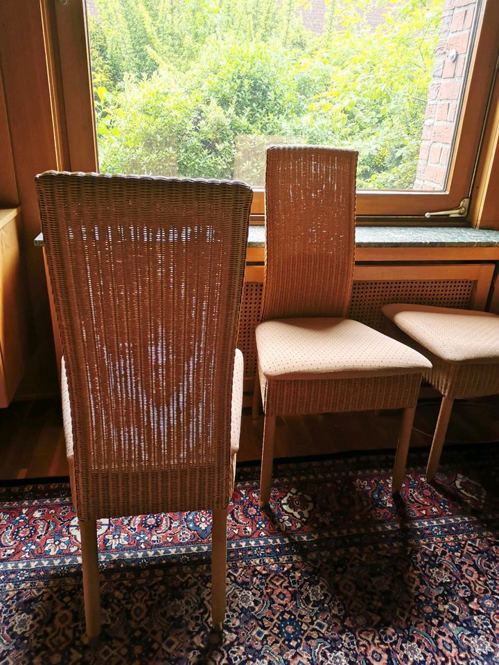6 schöne Stühle aus Rattan mit Sitzpolster wie neu in Essen