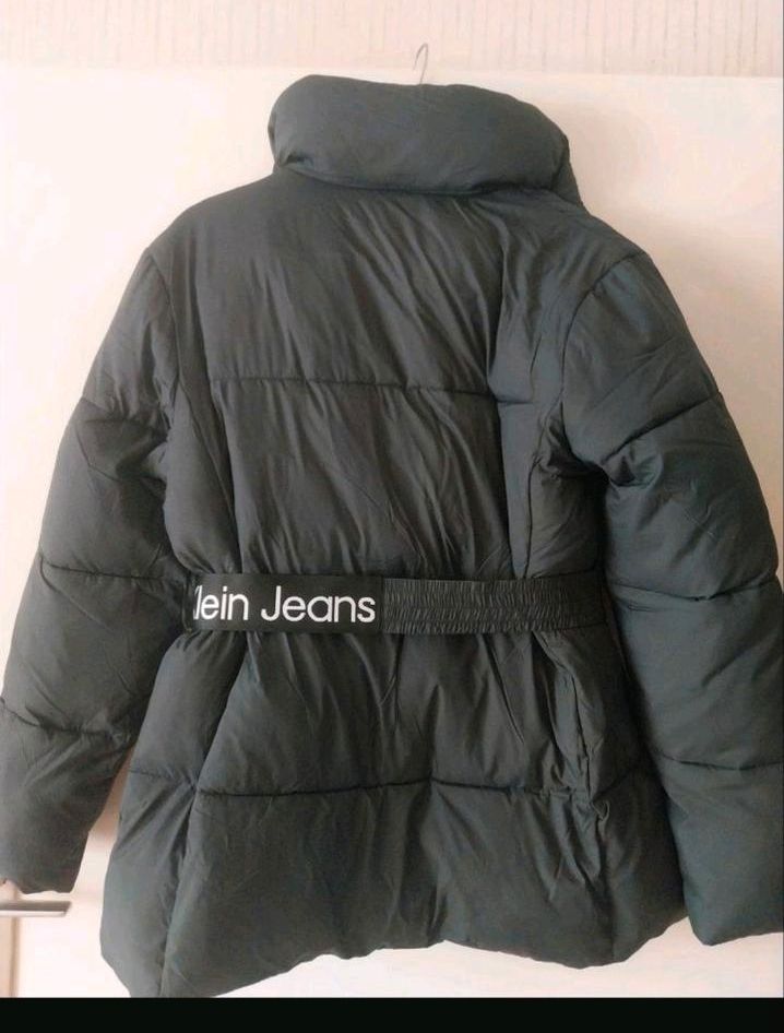 NEU schöne Calvin Klein Jacke modern L Damen in Passau