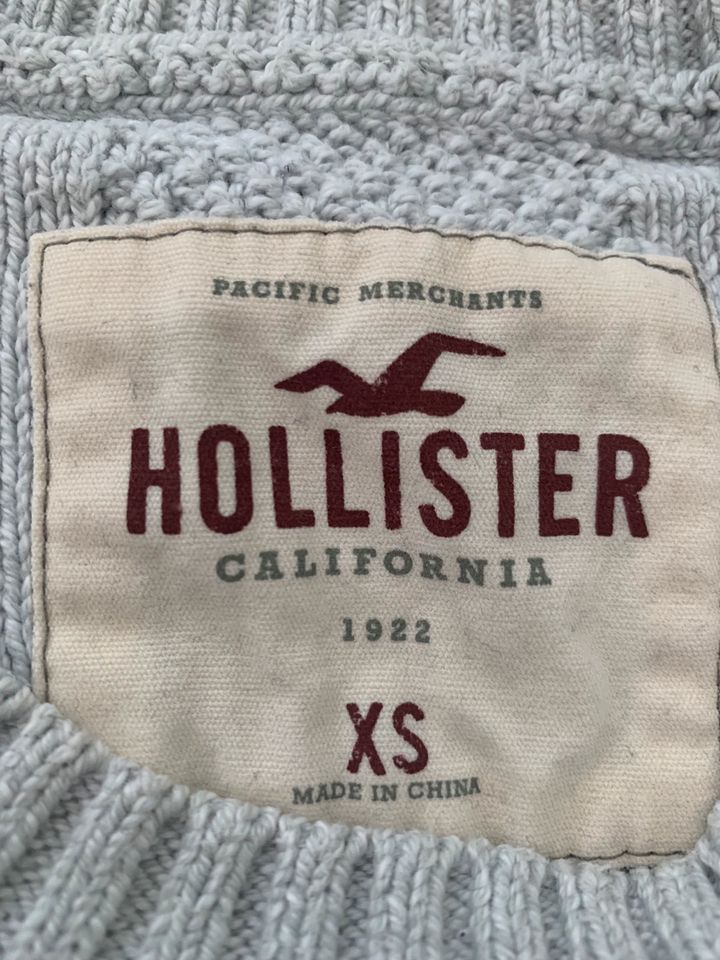 Hollister Pullover XS hellgrau in München