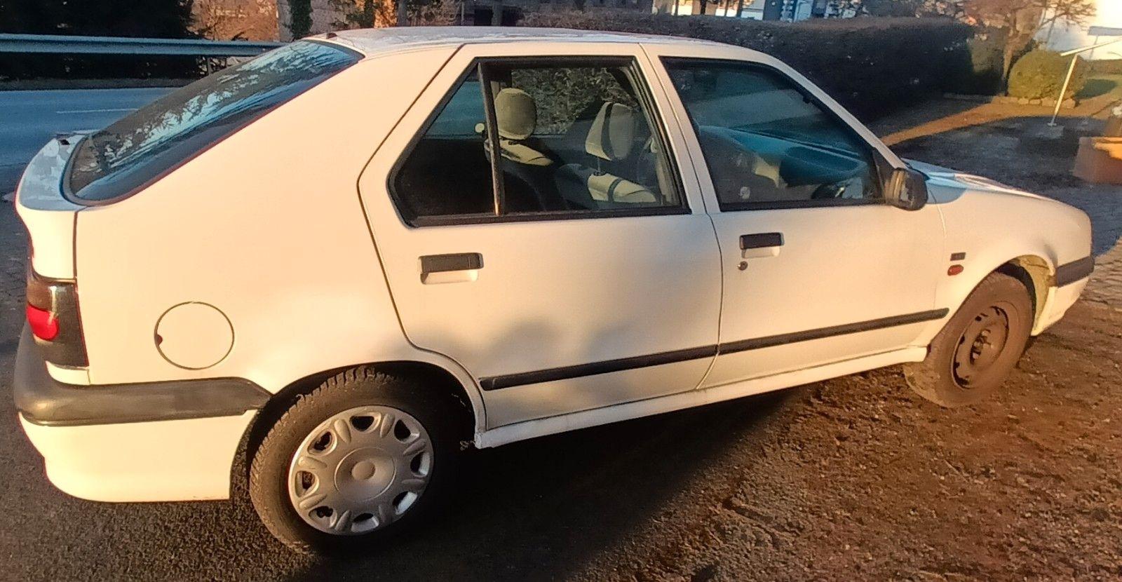 Abbildung des Autos Renault R 19 1.8 Elysee …