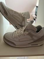 Air Jordan Spizike Low in Grau/Weiß (42) Bayern - Bayreuth Vorschau