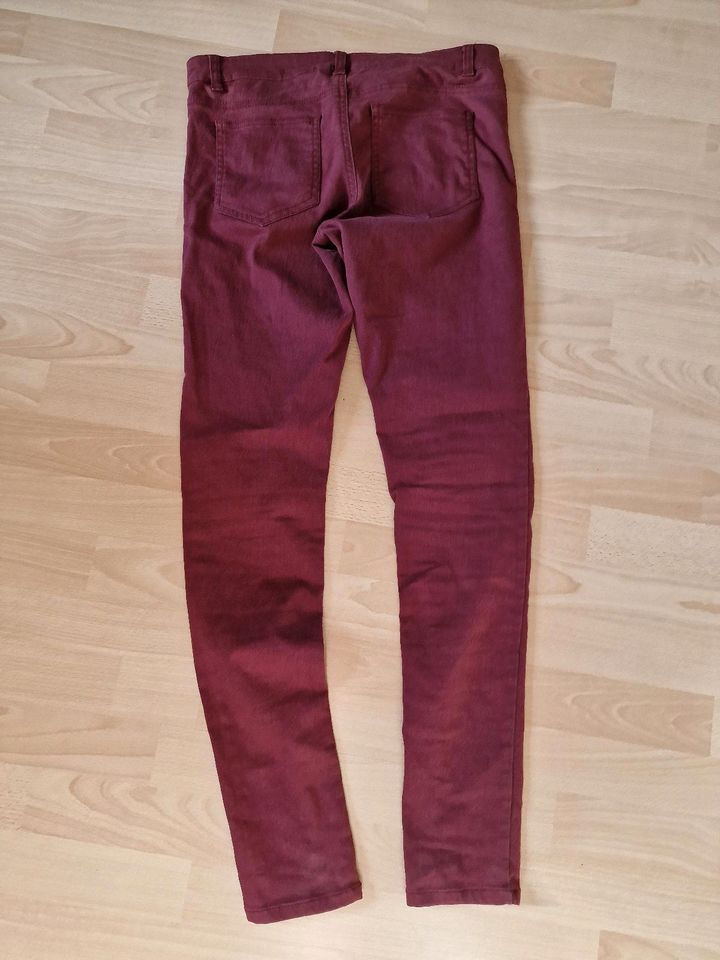 Damenhose Damenjeans Hose Jeans beere weinrot skinny 38 / 40 in Kleinblittersdorf