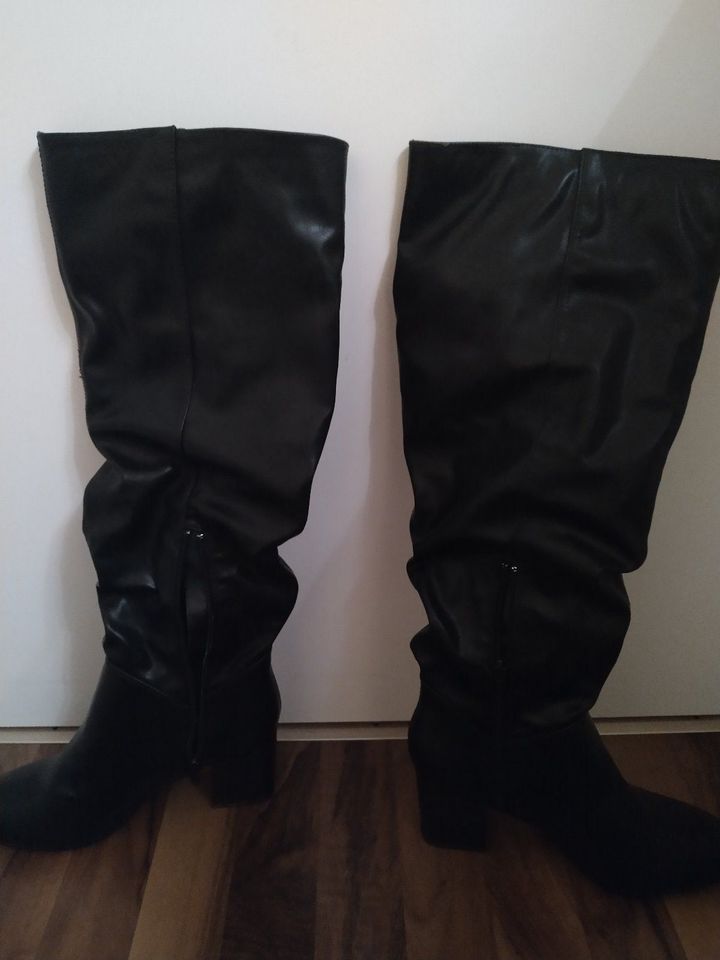 Damen Stiefel schwarz Leder 39 in Stuttgart