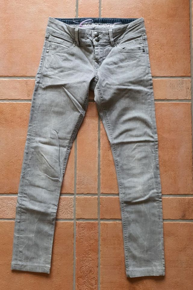 Jeans edc Esprit grau W26 L32 S in Bergisch Gladbach