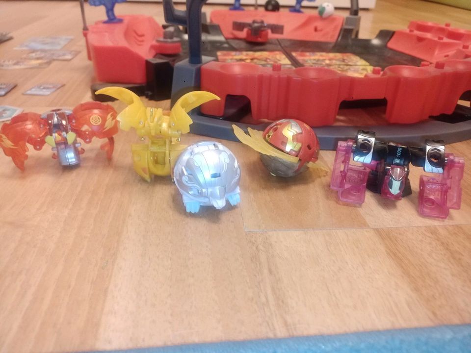 Bakugan Arena plus 5 Bakugan in Münster