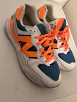 New Balance 40,5 40 1/2 Sneaker Turnschuhe Damen blau orange neon Nordrhein-Westfalen - Erkrath Vorschau