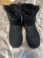 UGG Boots Mini Bailey Bow II Black Größe 40  USA 9 Bayern - Willmering Vorschau