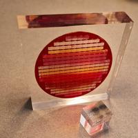 IBM Wafer, schön als tolle Dekoration für Computerbegeisterte Stuttgart - Stuttgart-Ost Vorschau