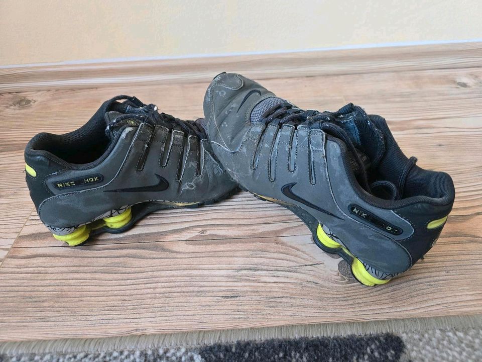 NIKE SHOX NZ GAYTRAGEN GR. 42 in Raubach (Westerw.)