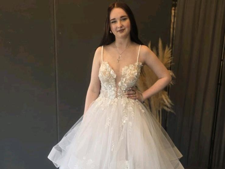 Brautkleider DIESES WOCHENENDE BIS 22 UHR FRÜHLINGS SALE in Kalletal
