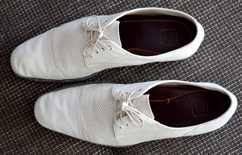 Hugo Boss Slipper Halbschuhe Echtleder Weiß Weiss Sommer Gr.41 in Salching