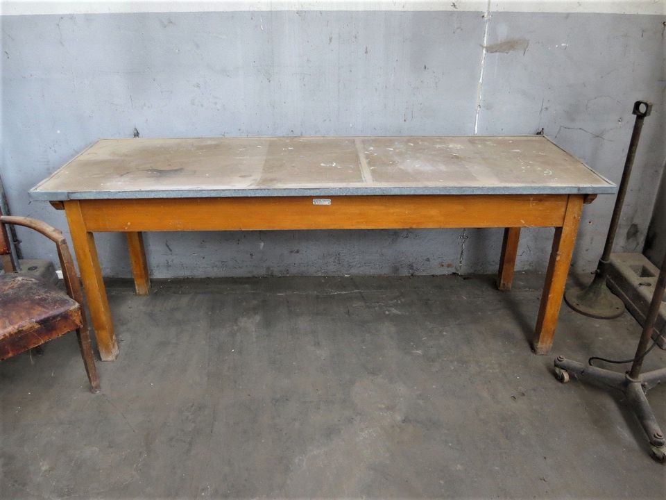 Werkstatt-Tisch, Ateliertisch L 210cm, Br. 70cm H. 79 in Vaihingen an der Enz
