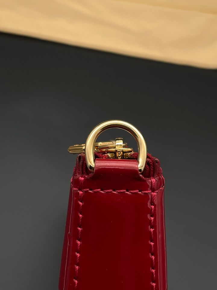 Louis Vuitton Pochette NM Vernis , rot in Lohmar