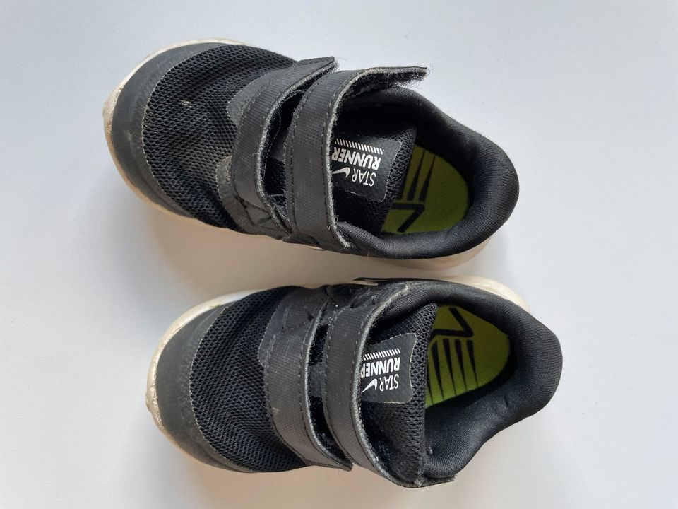 Nike Schuh Gr. 21 in Sulz