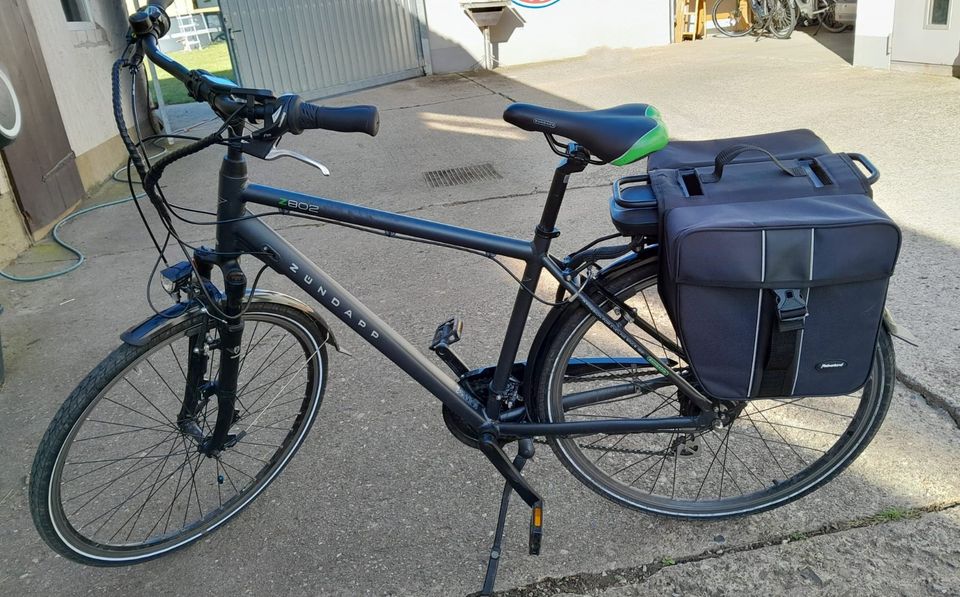 E-Bike, Fahrrad,  2 Akkus, Ladegerät, Satteltasche in Grettstadt