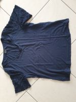 Dunkelblaues Madeleine T-Shirt mit blumenverzierten Ärmeln Gr.44/ Berlin - Spandau Vorschau