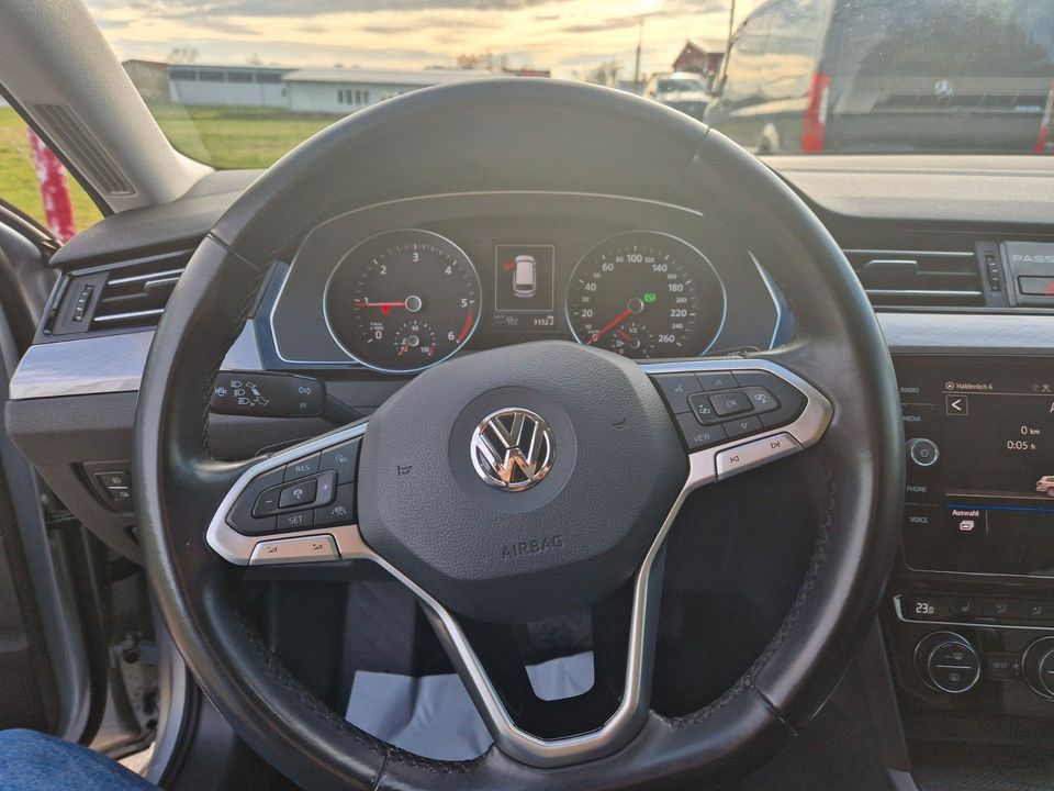 Volkswagen Passat Variant Business in Welden