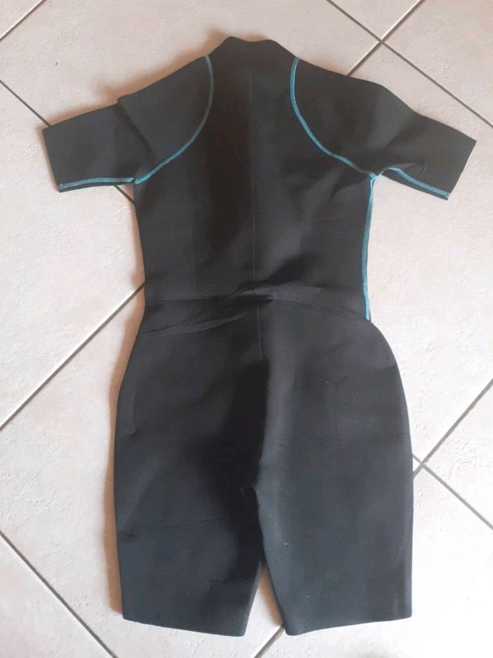 Tribord Neopren Shorty Gr. L neu in Saarbrücken