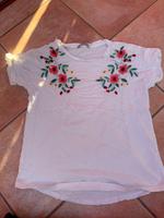 Weißes T-Shirt mit Blumen-Print Bayern - Vogtareuth Vorschau