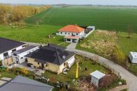 Modernes Wohnen mit Panoramablick: Winkelbungalow mit Photovoltaikanlage und hoher Energieeffizienz Vorpommern-Rügen - Landkreis - Sundhagen Vorschau