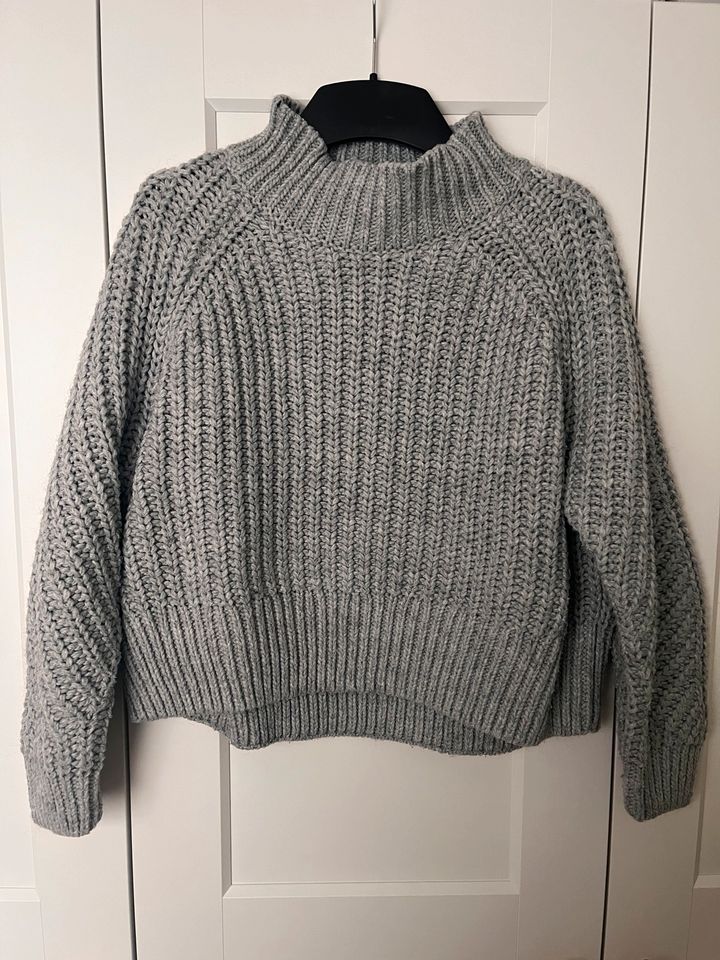 Grober Strickpullover L H&M grau in Herzebrock-Clarholz