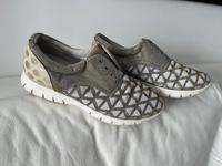 Sneaker Freizeit-Laufschuhe 40 Felmini oliv Sachsen - Radeberg Vorschau