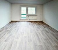 3 - Zimmer Wohnung mit Balkon   kaltmiete: 270 € Mecklenburg-Vorpommern - Neubrandenburg Vorschau
