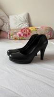 Schwarze Leder High Heels Marco Tozzi Größe 40 Stuttgart - Stuttgart-West Vorschau