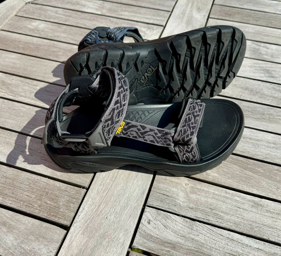 Teva Terra FI 5 Universal Sandalen blau/schwarz in Neu Wulmstorf