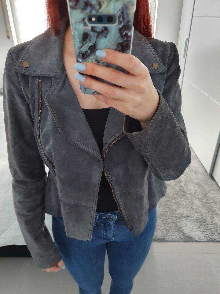 Lederjacke grau mit Rüschen Vero Moda in Nordrhein-Westfalen - Kierspe |  eBay Kleinanzeigen ist jetzt Kleinanzeigen