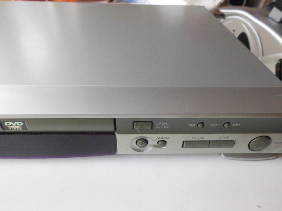 elta - Super Flat DVD-Player ( DVD/VCD/CD/MP3 Player ), in OVP in Lüneburg