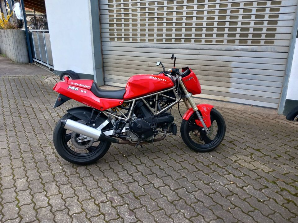 Ducati 750 ss in Burgthann 