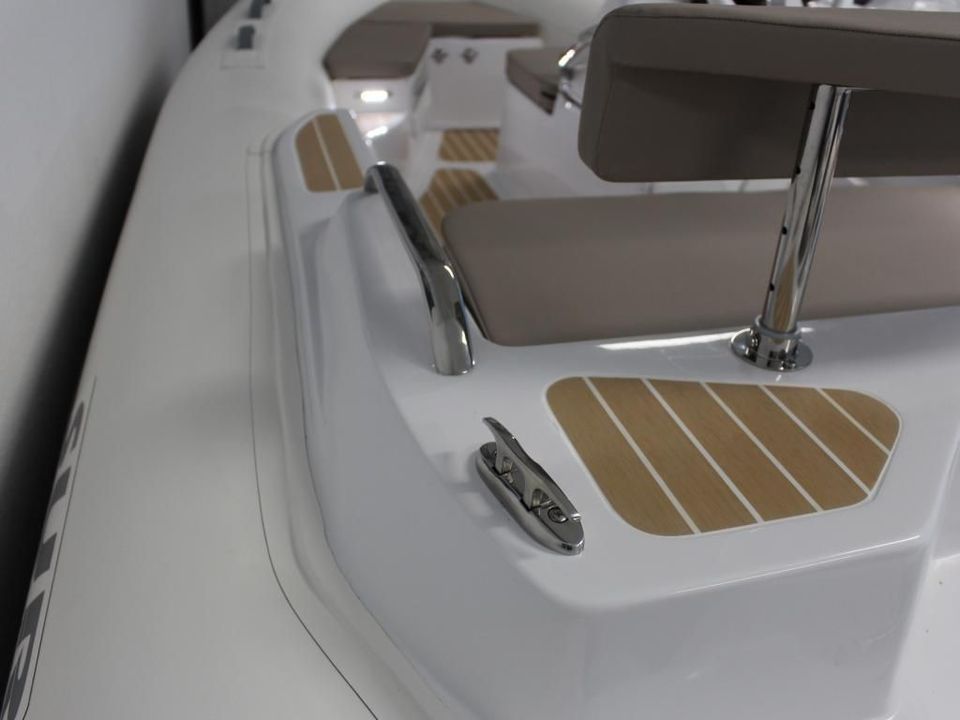 Sur Marine ST 400 Prestige Luxury Tender mit GFK Rumpf ab 17390€ in Lemgo