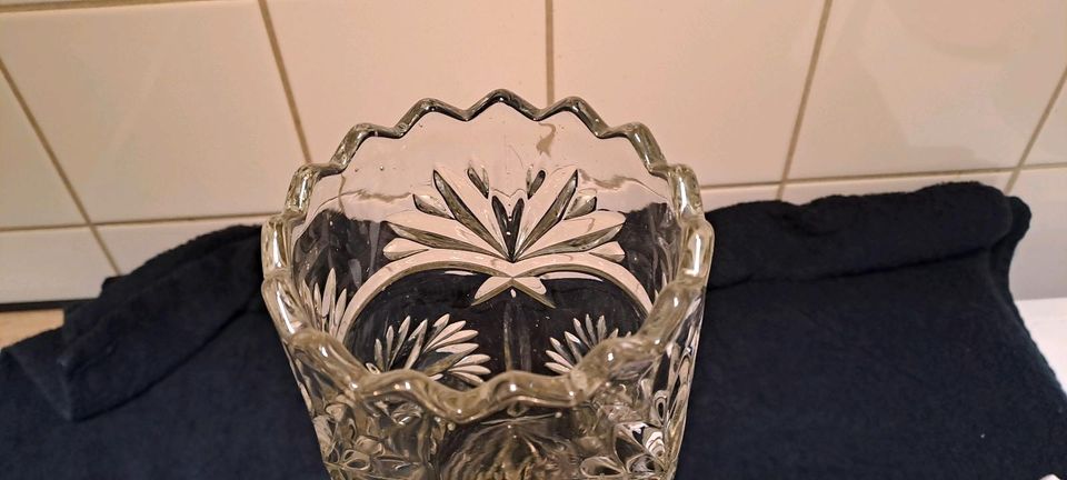 Größe Vase aus Nachlass in Bremerhaven